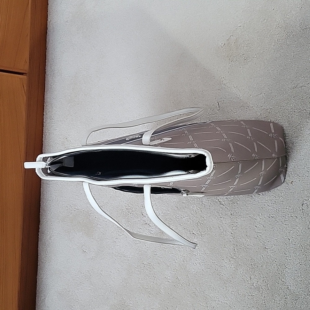 Woman's handbag